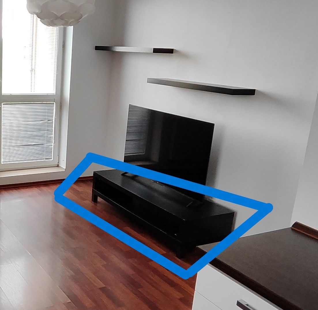 Stolík pod TV