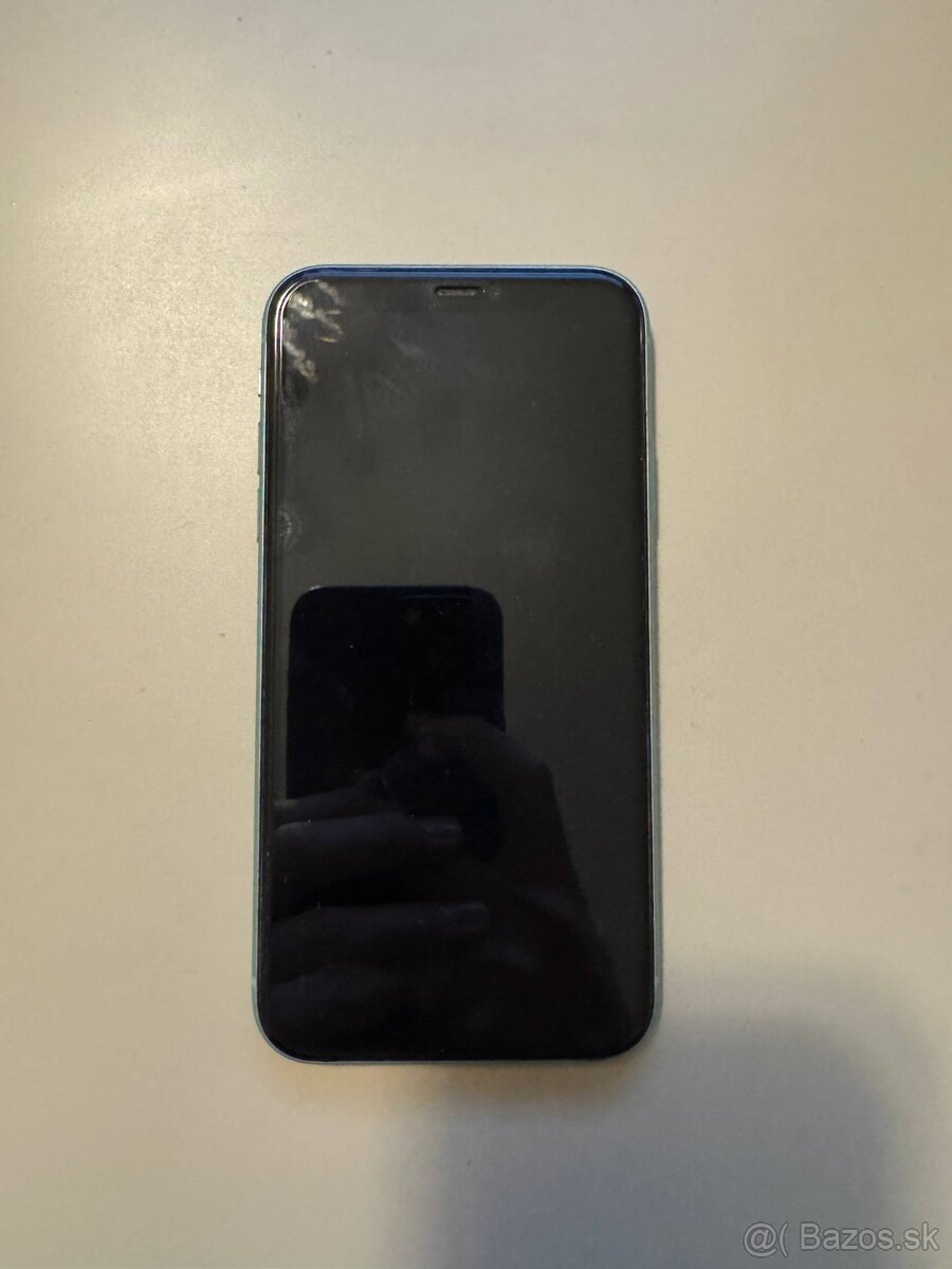 iPhone 11 128 GB – tyrkysový, výborný stav (batéria 74%)
