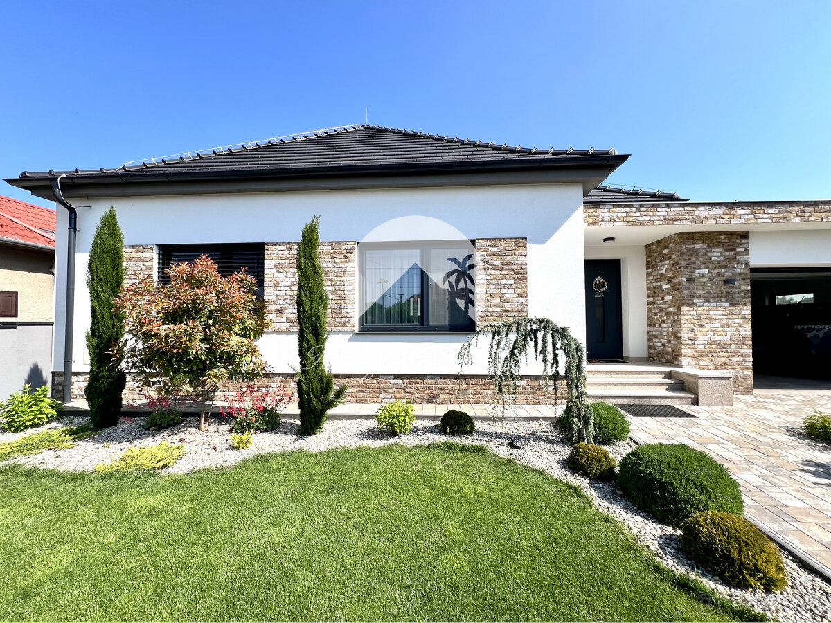 Reality KOMPLEX s.r.o. ponúka na PRENÁJOM exkluzívny rodinný