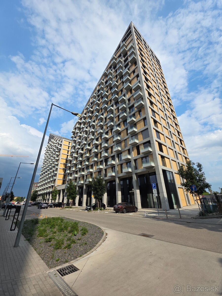 NA PREDAJ NOVÝ 2 IZBOVÝ BYT BRATISLAVA CENTRUM