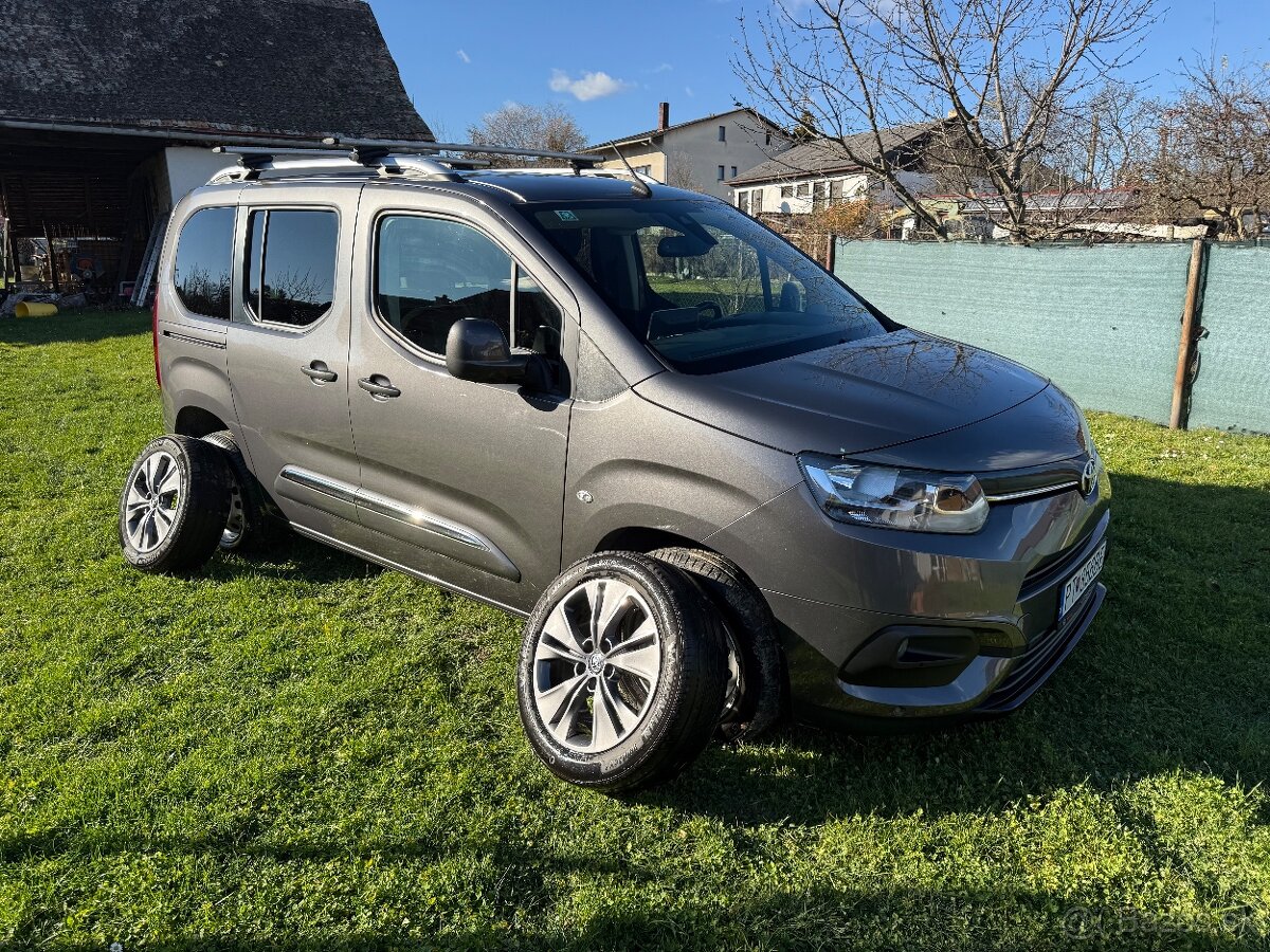 Toyota Proace city Verso 8 st. AT Family-možný odpočet DPH