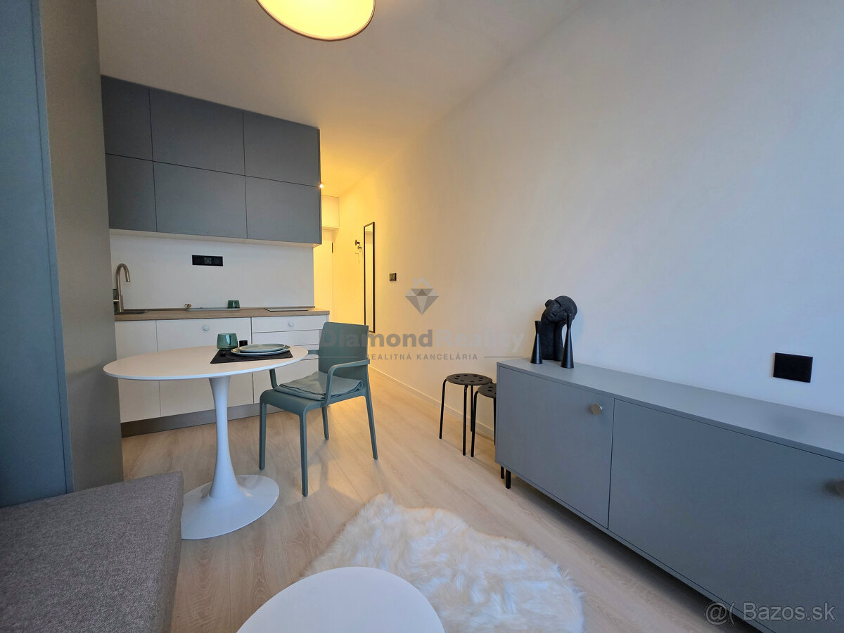 NA PREDAJ PEKNÝ 1 - IZBOVÝ BYT NA ULICI KRIVÁ, KOŠICE - JUH