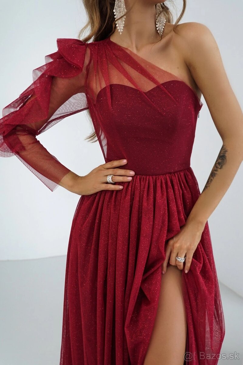 Bordové tylové trblietavé šaty