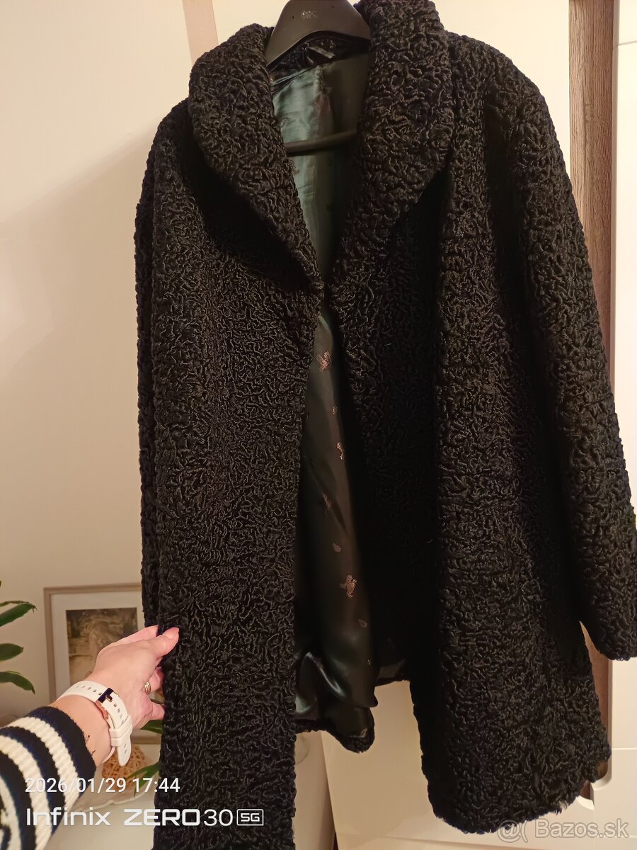 Dámska čierna bunda