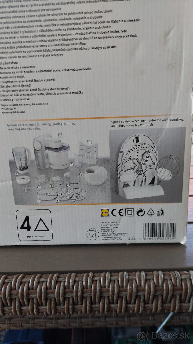 Domáci kuchyňský robot.