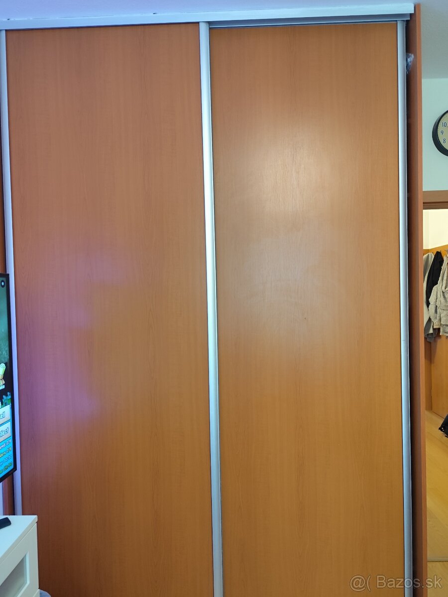 Vstavaná skriňa