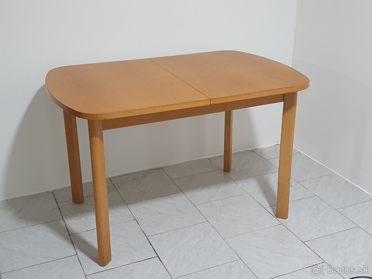 Rozkladaci kuchynský stôl
