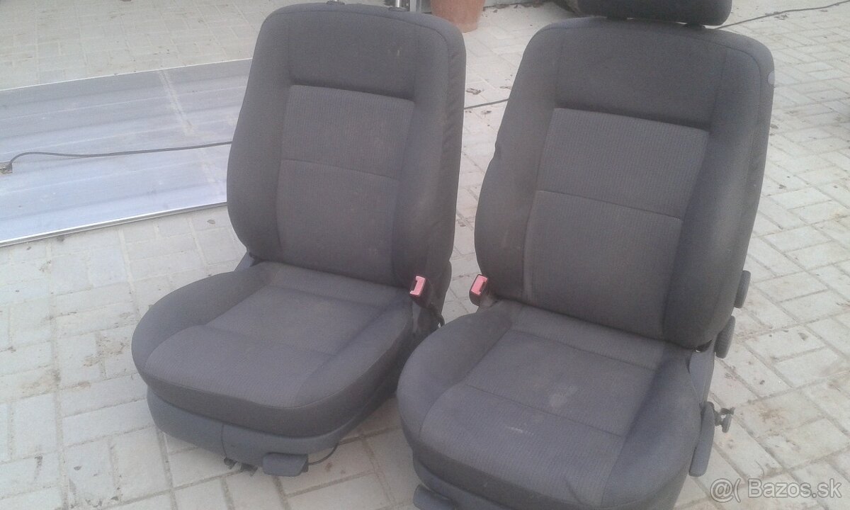 VW Passat b5--b5.5 Variant-Predne a zadne sedacky