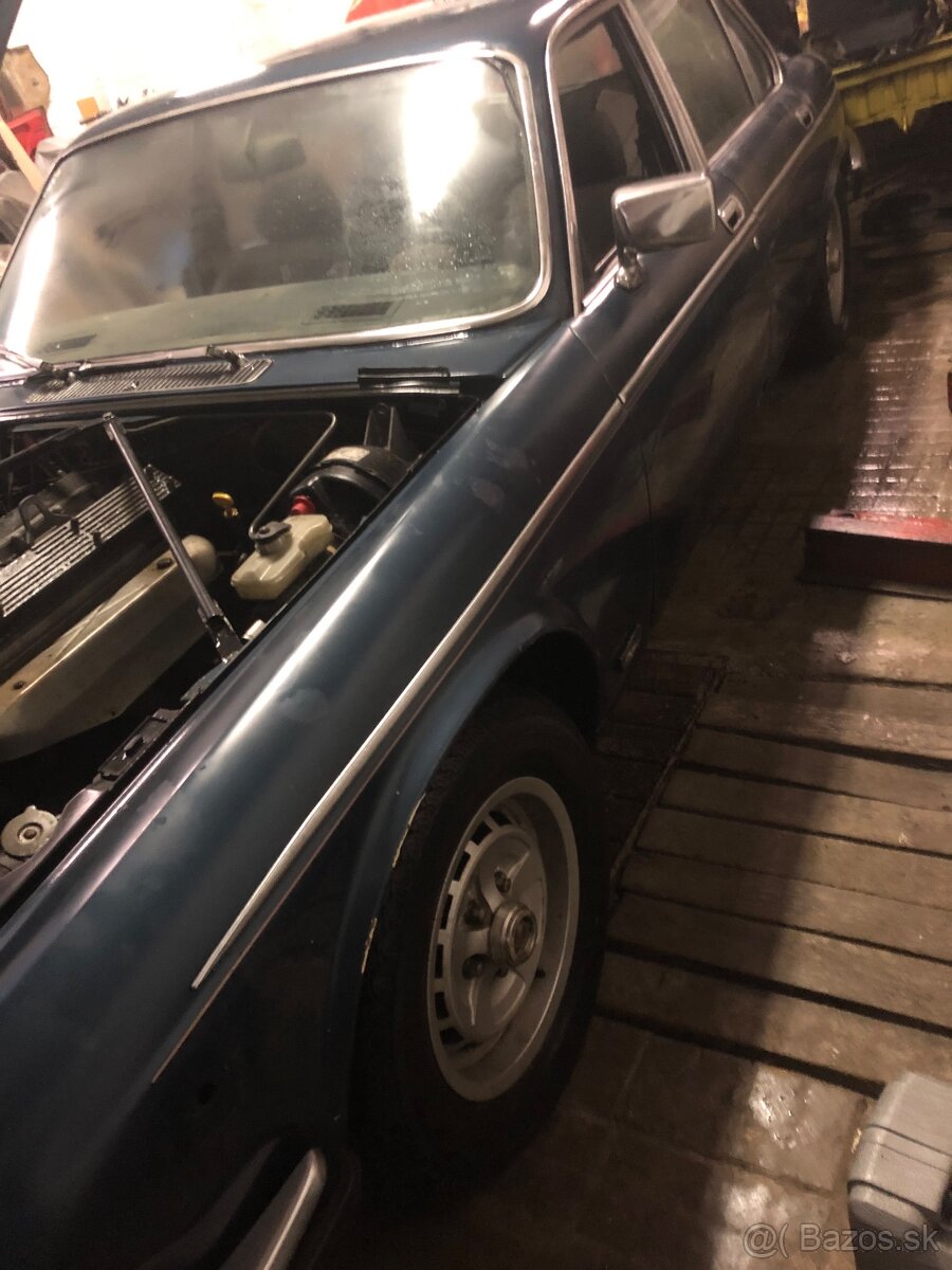 Jaguar XJ6
