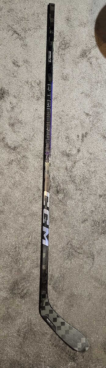 Hokejka CCM Ribcor Trigger 9pro Int