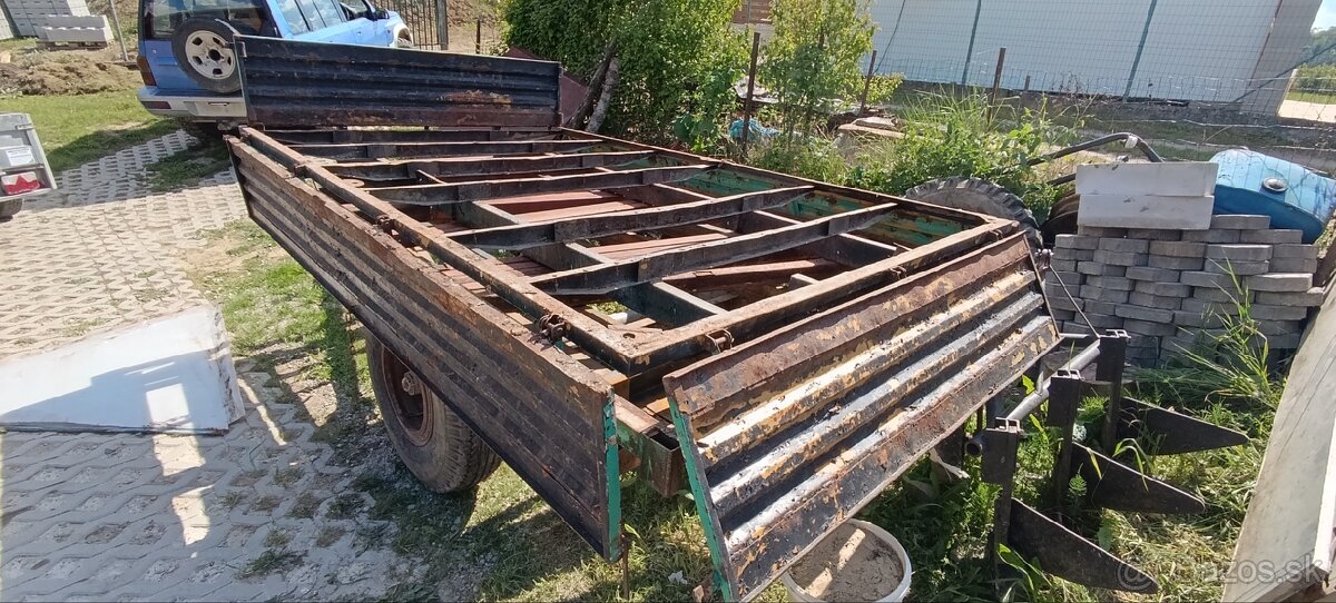 Korba bočnice vlečka