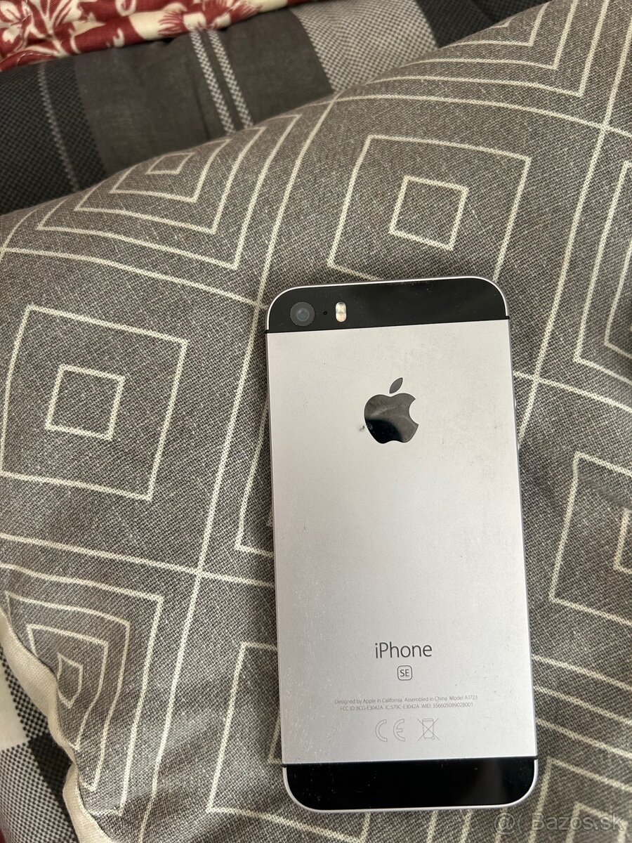 Telefón iPhone se 2020