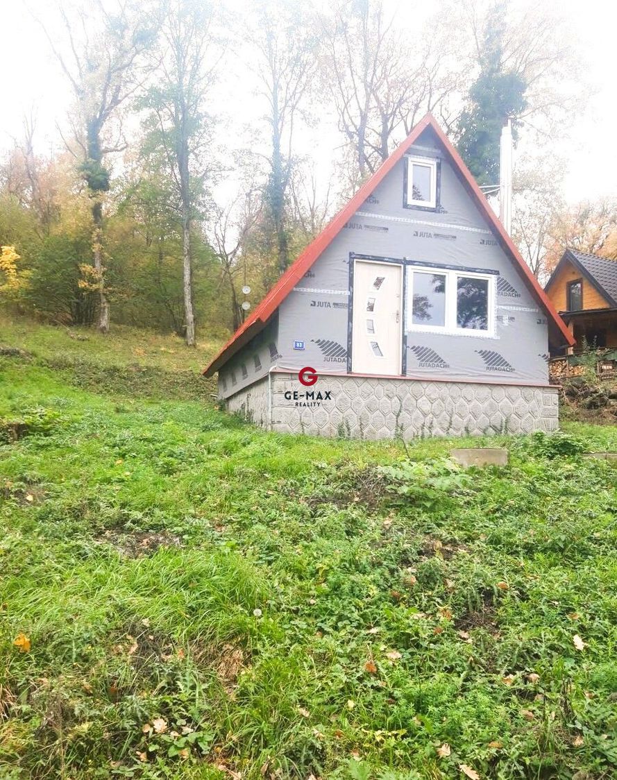 CHATA PRI LESE S VÝHĽADOM NA ZEMPLÍNSKU ŠÍRAVU – MEDVEDIA HO