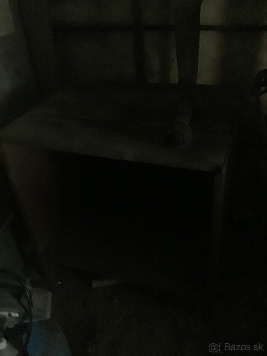 STARý žELEZNý STôL PONK