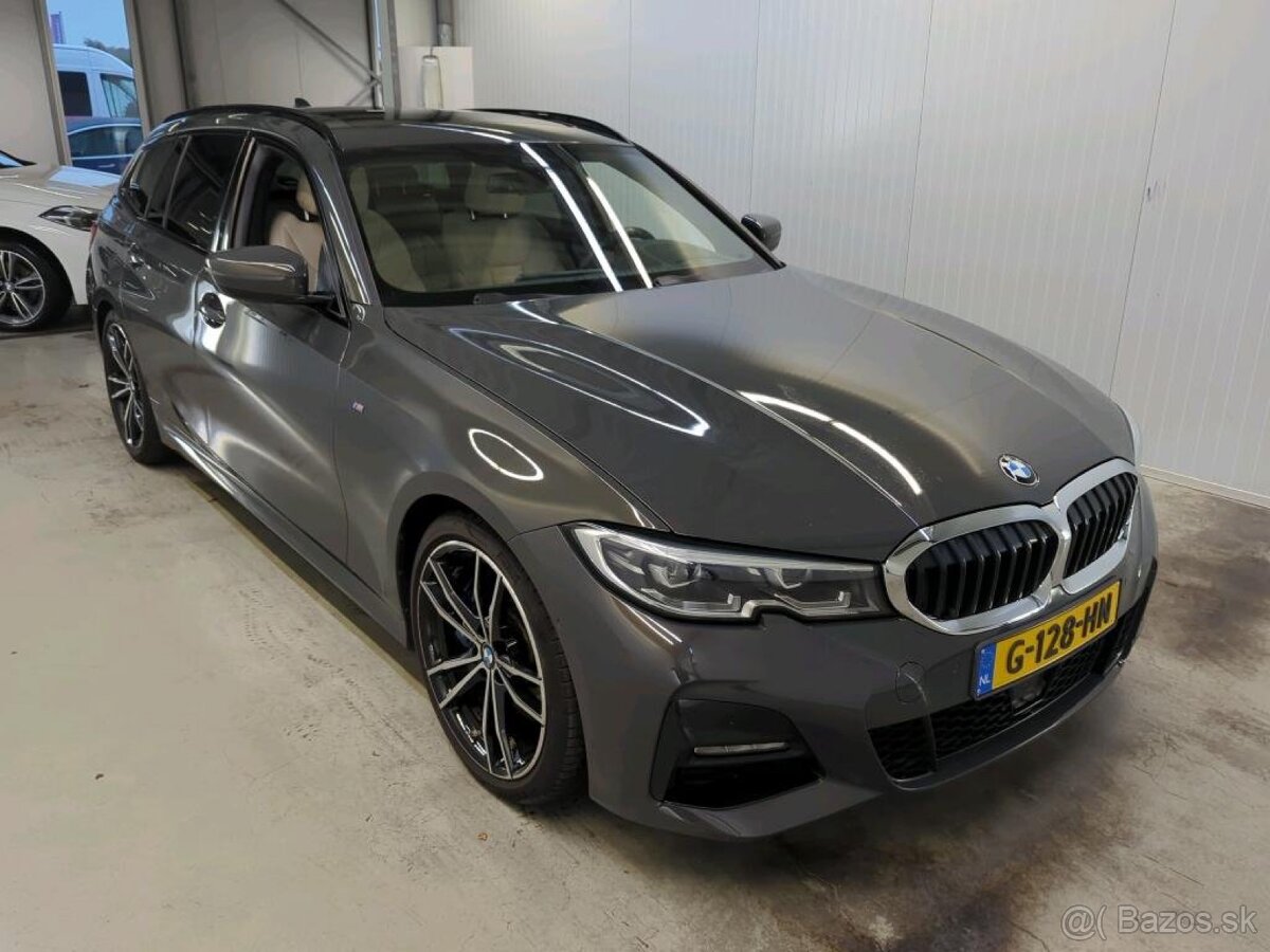 BMW 330i G21