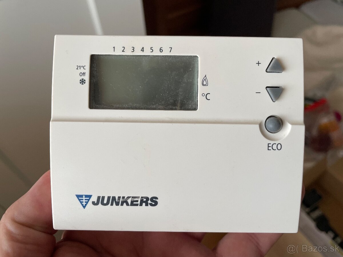 Programovateľný priestorový termostat Junkers TRZ12-2