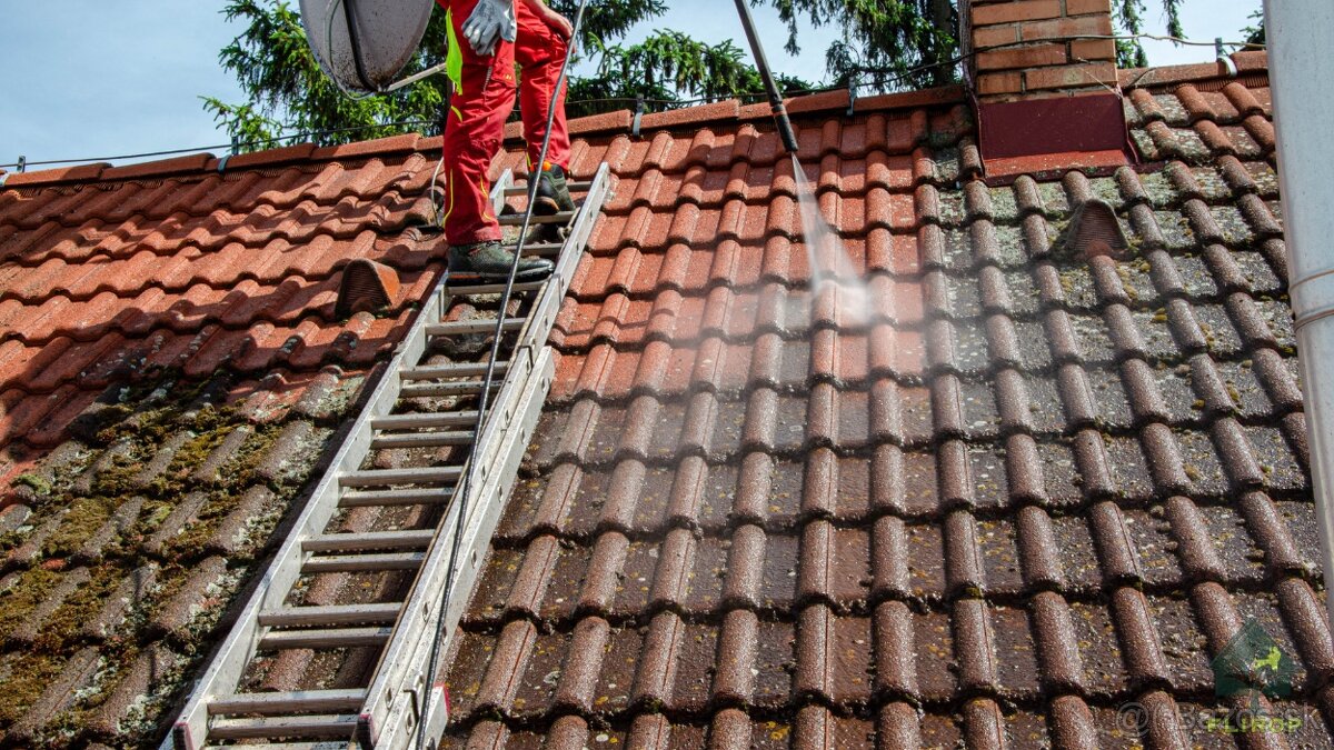 Čistenie striech a strešných krytín