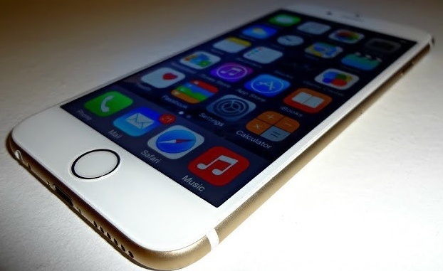 Predam iPhone 6, 64 GB verzia, velmi pekny, bez skrabancov.