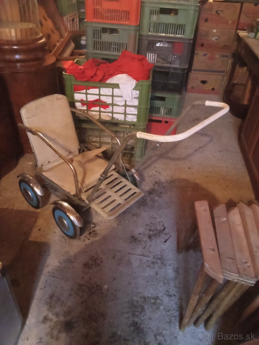 Predám starý detský kočík