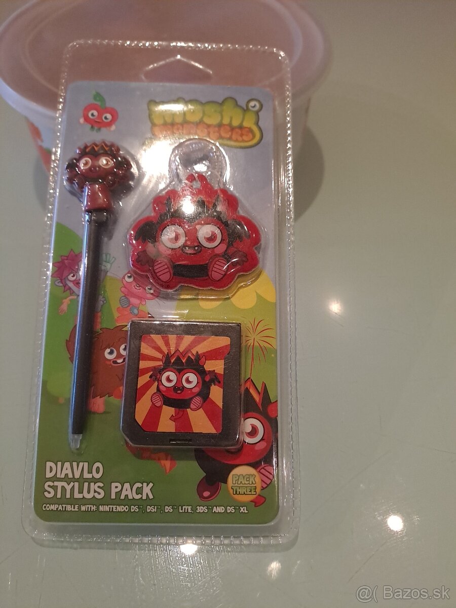 Nintendo DS: pero stylus, hubka, obal