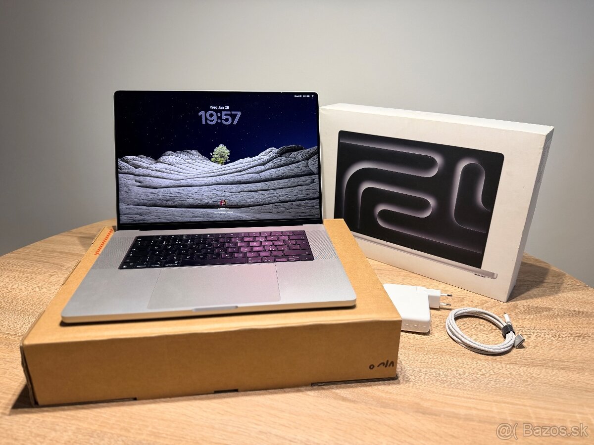 Apple MacBook Pro 16" M3 Pro 18GB / 512GB Strieborný