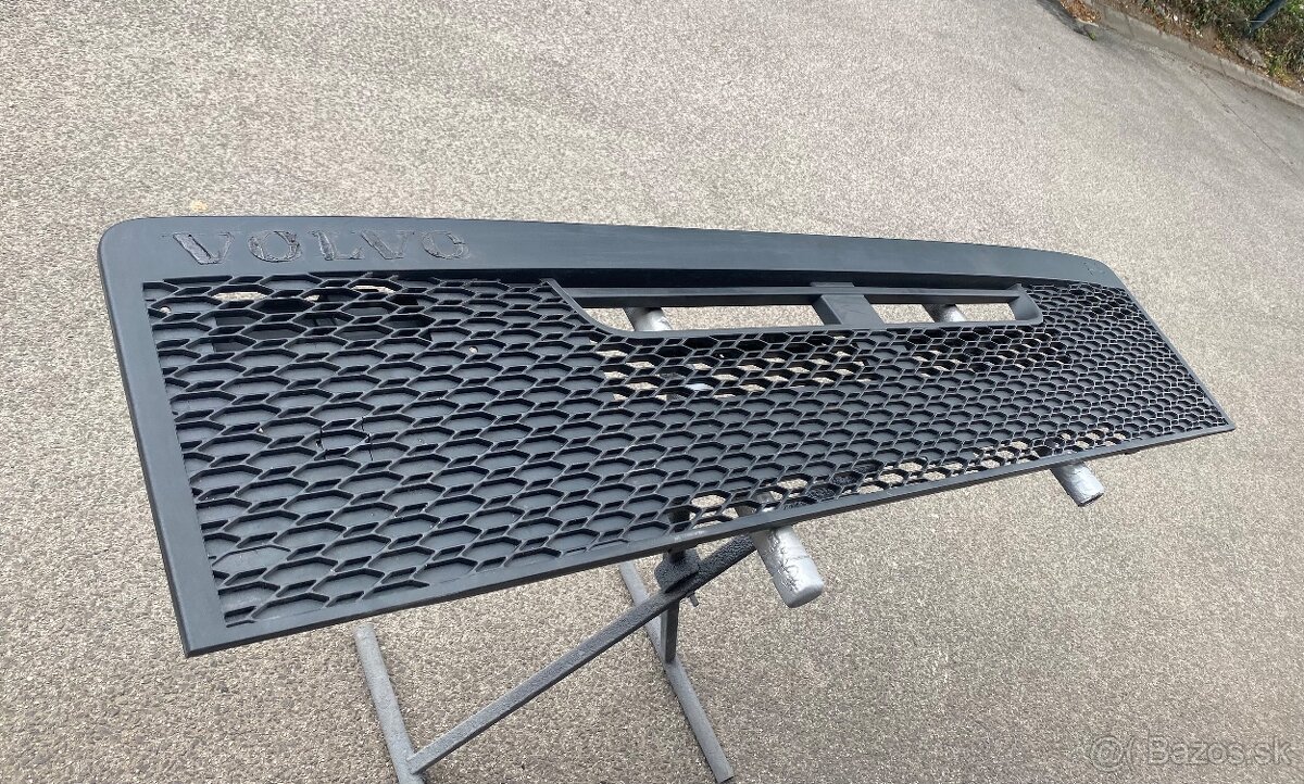 Volvo FH4 maska grill