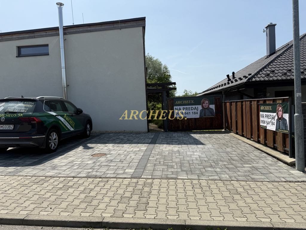 3 izbový MEZANÍN, 96 m2, Sabinov, pozemok 619 m2 ( 1/2 )
