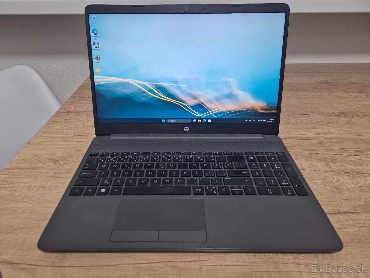 HP 250 G8 /Intel Core i3-1115G4/8GB RAM/FHD/256GB SSD/Bat ok