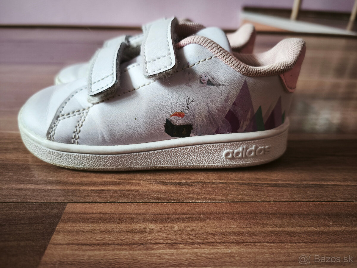 Tenisky Adidas v. 22