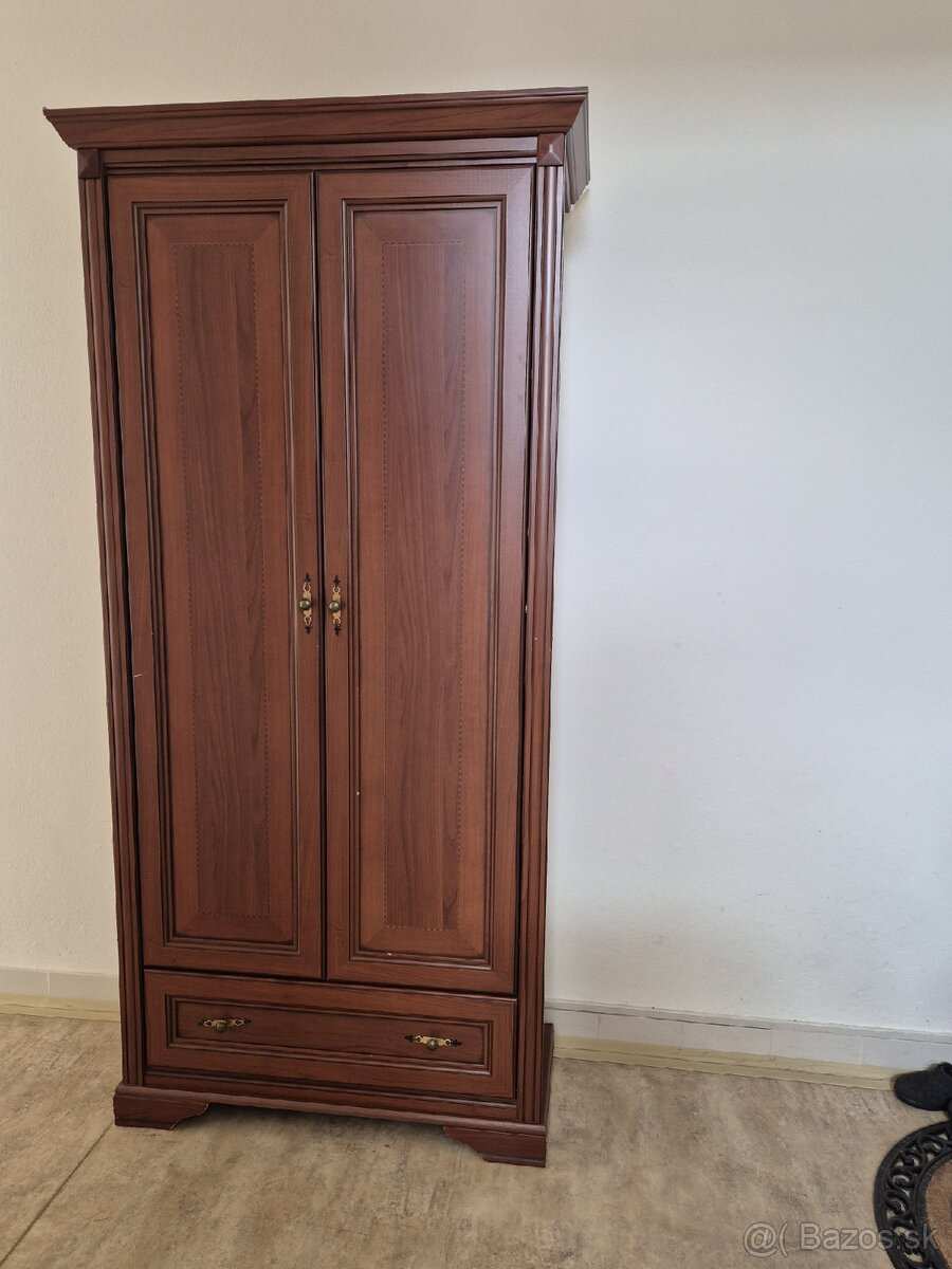 Skriňa STILIUS