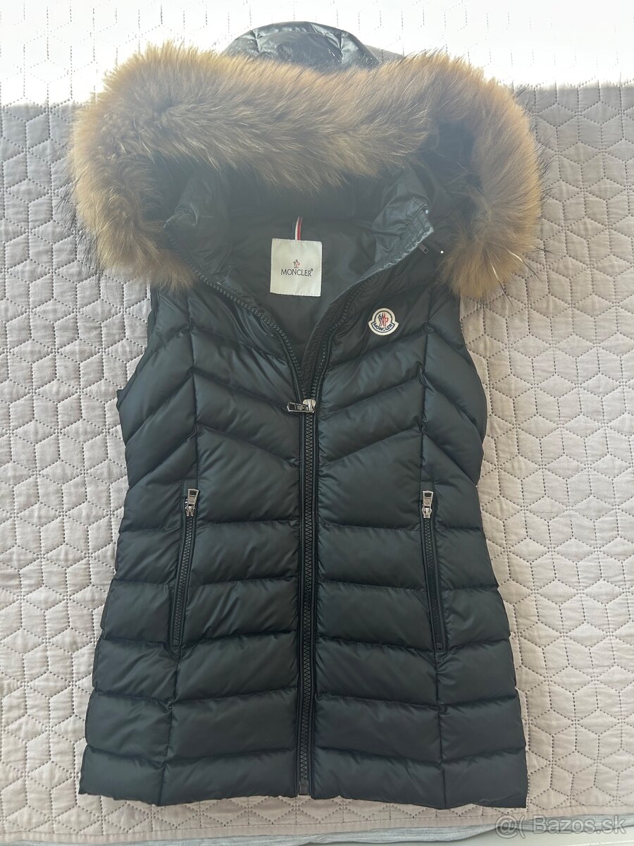 Vesta moncler