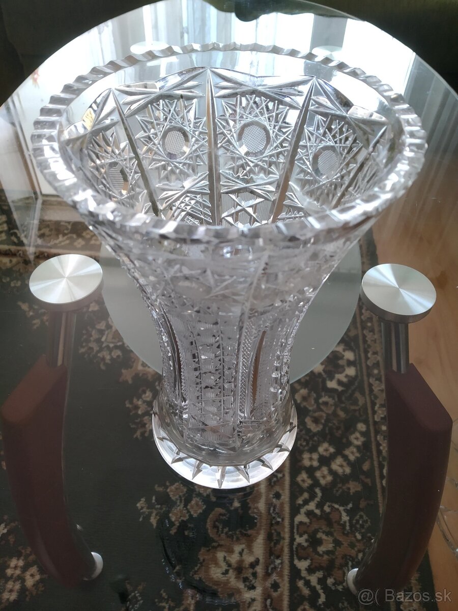 Sklenené a porcelánové vázy