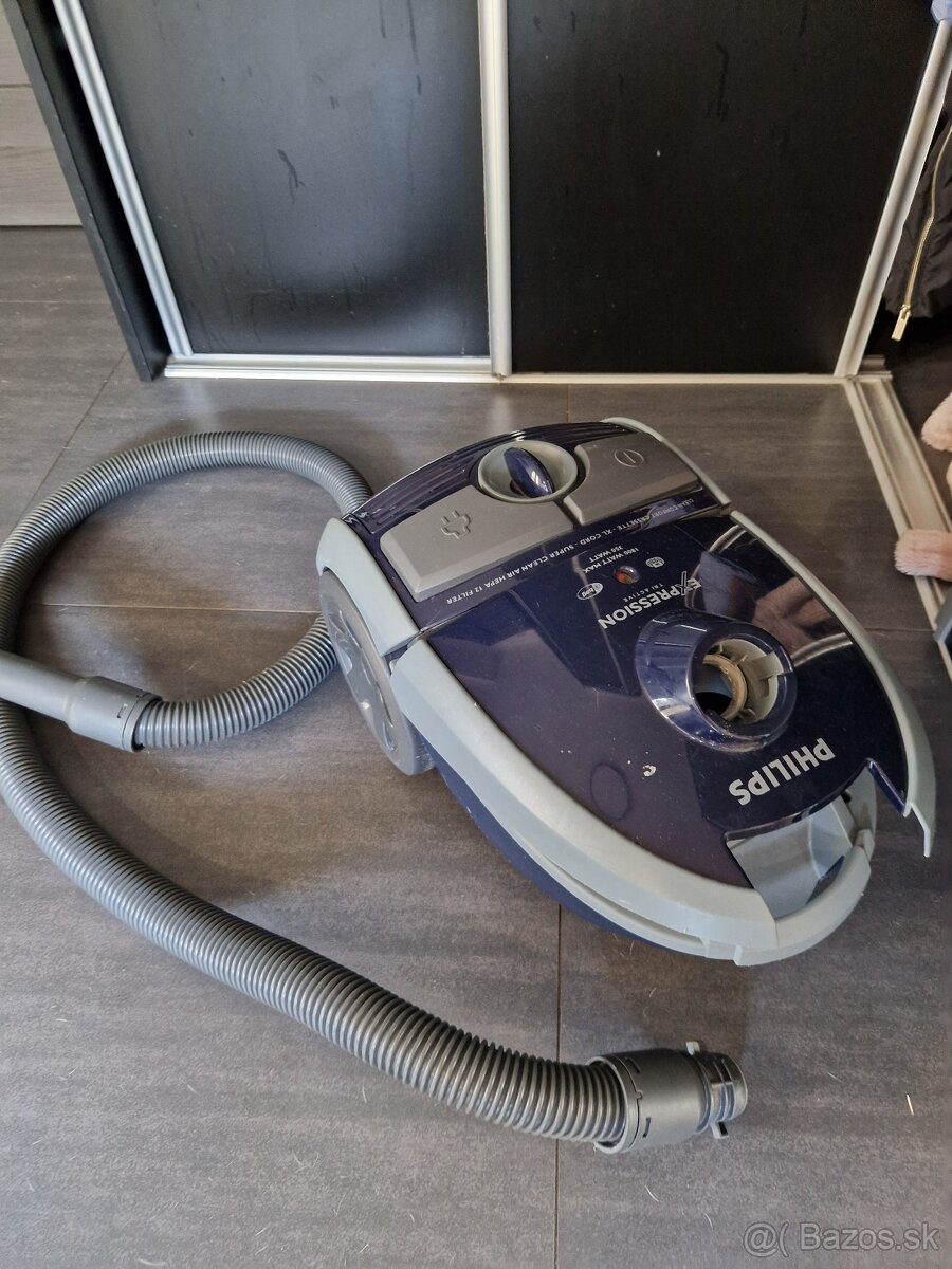 Philips vysávač Expression TriActive – plne funkčný