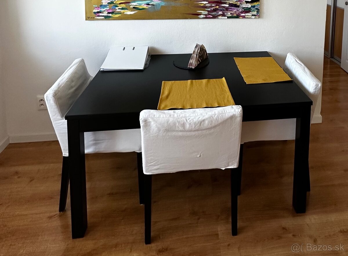 Stol a stoličky
