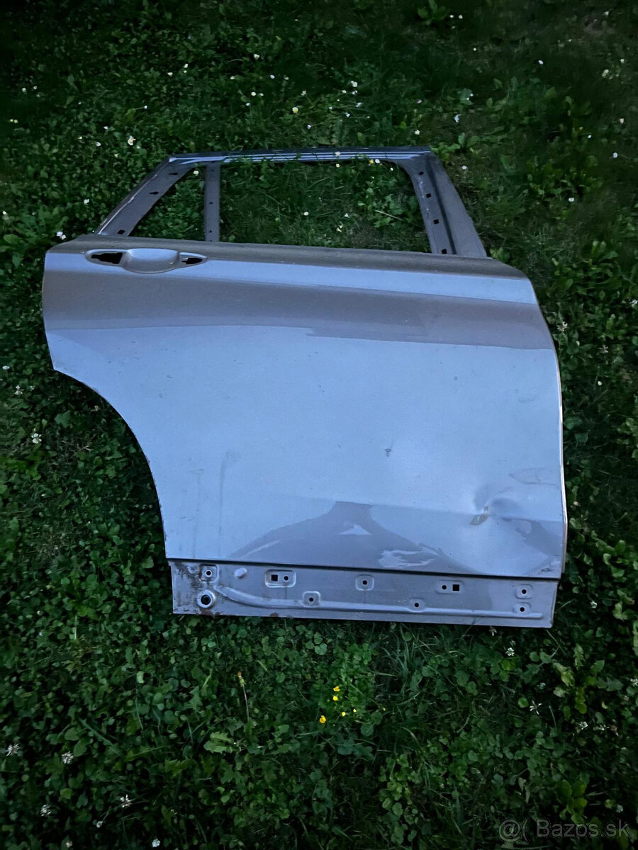 DVERE BMW X1 F48 PRAVE ZADNE