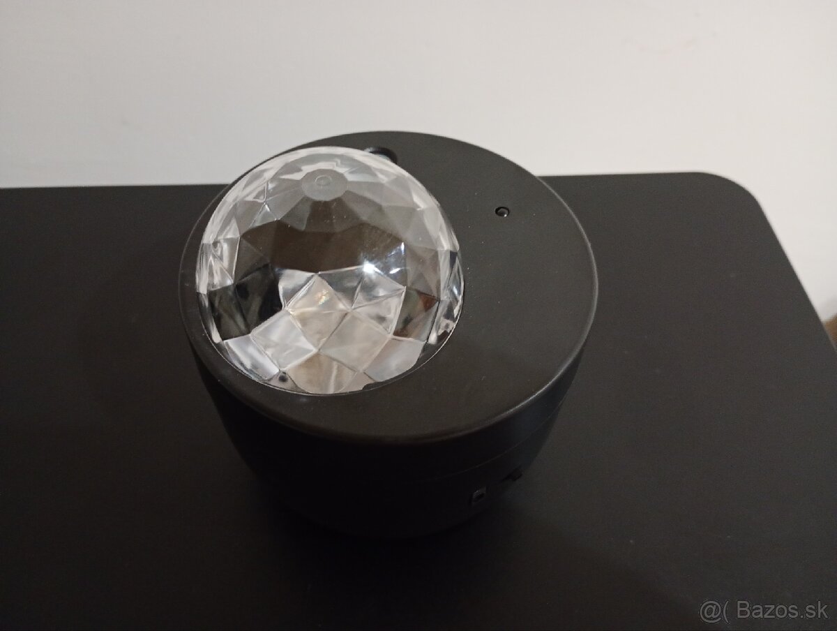 Farebný projektor KARLO