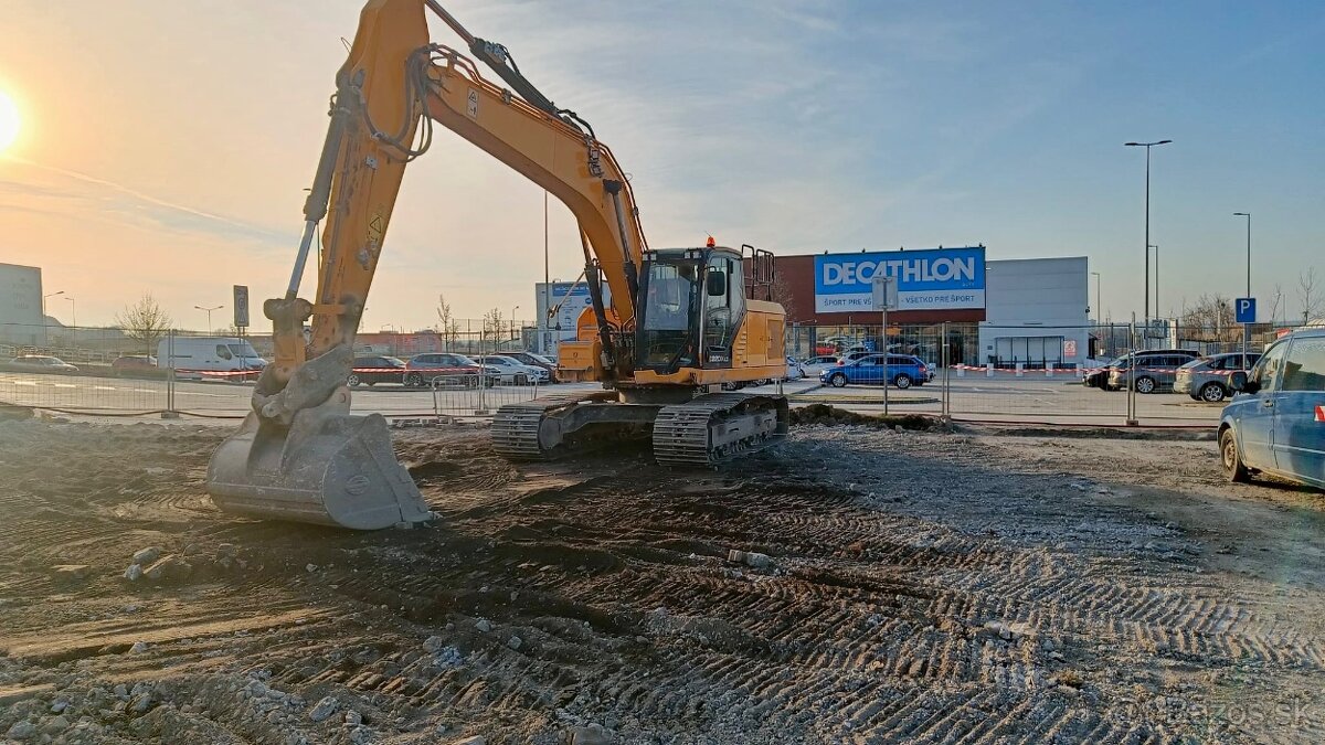 predám pásový báger JCB 220 XL 4F r.v. 2019 5.950 MTH