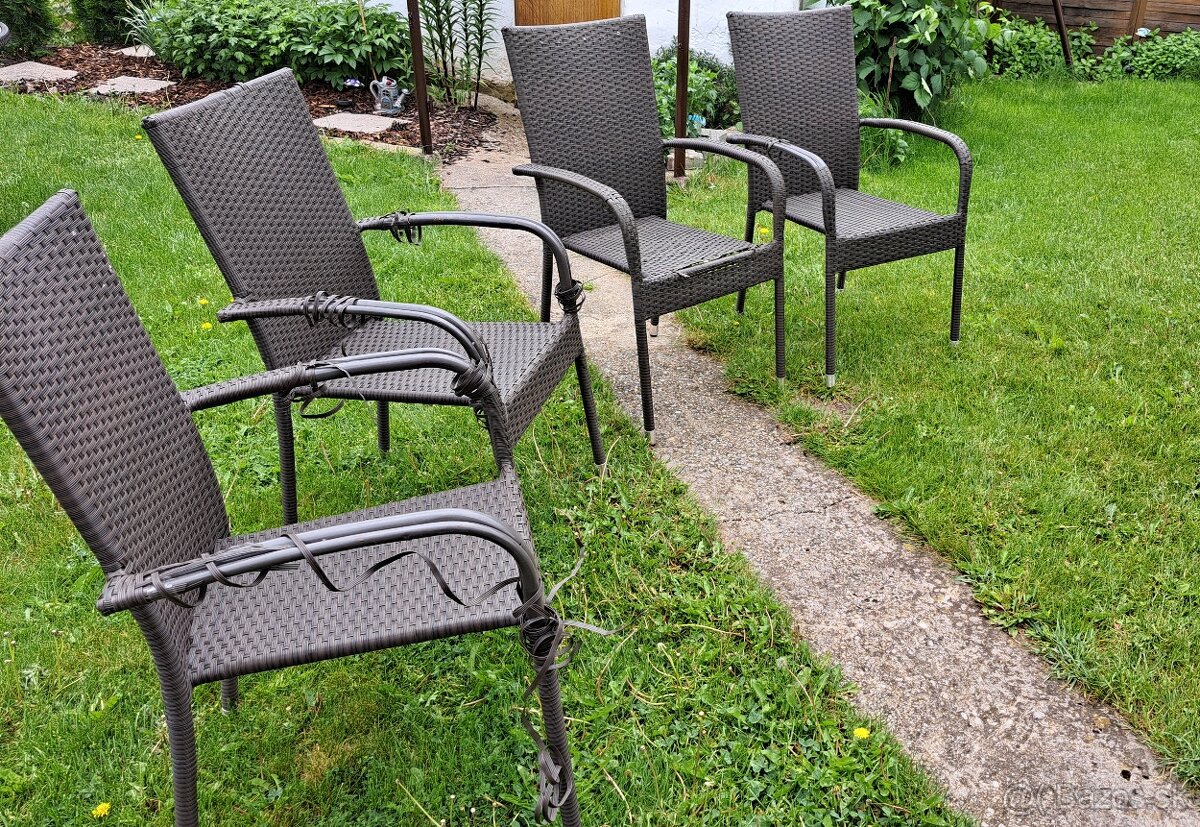 4x zahradna stolicka v horsom stave