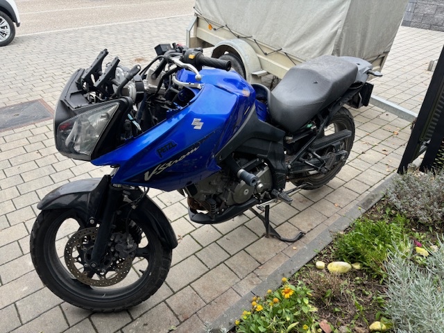 Predám Suzuki V strom DL 650 r.v. 2008 - búraná