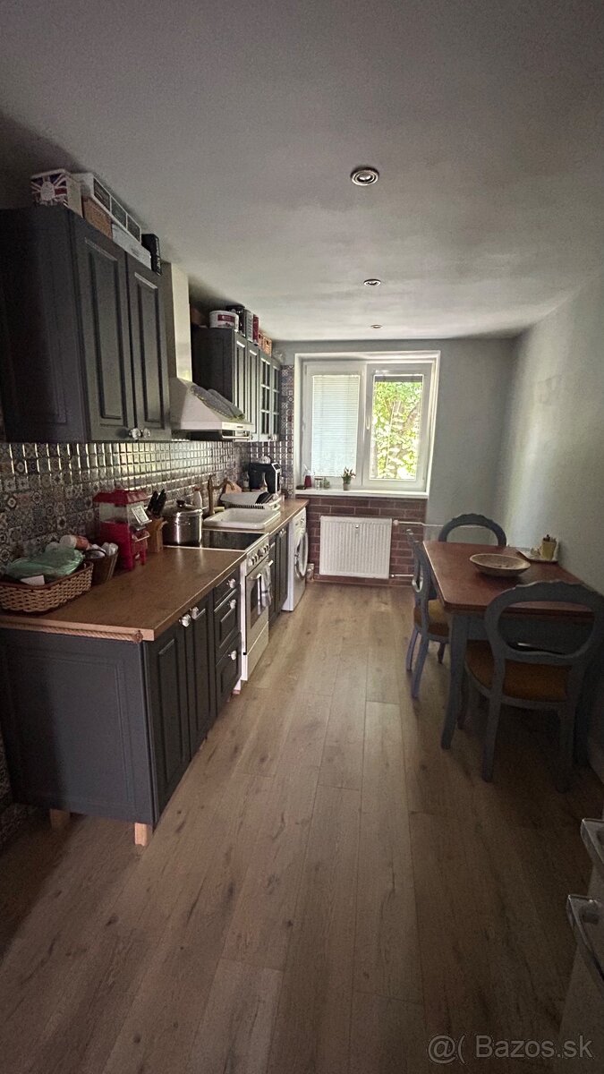 Predám 2,5izbový byt v širšom centre