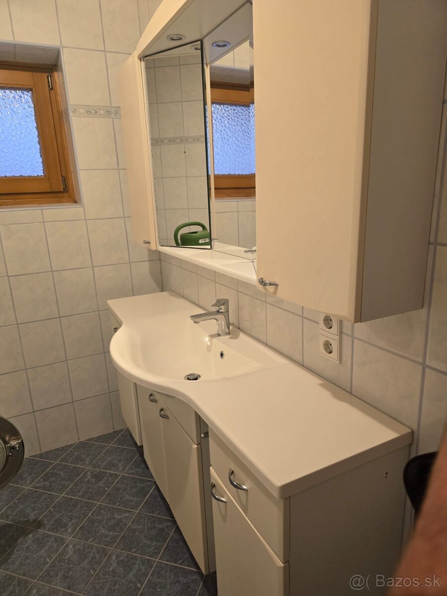 Kúpeľňový toalet