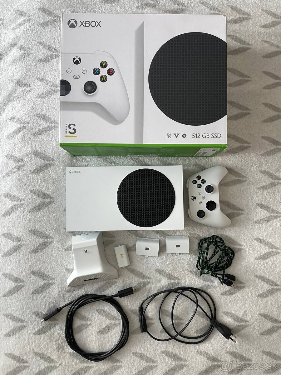 Xbox Series S 512 Gb + nabíjačka na gamepad