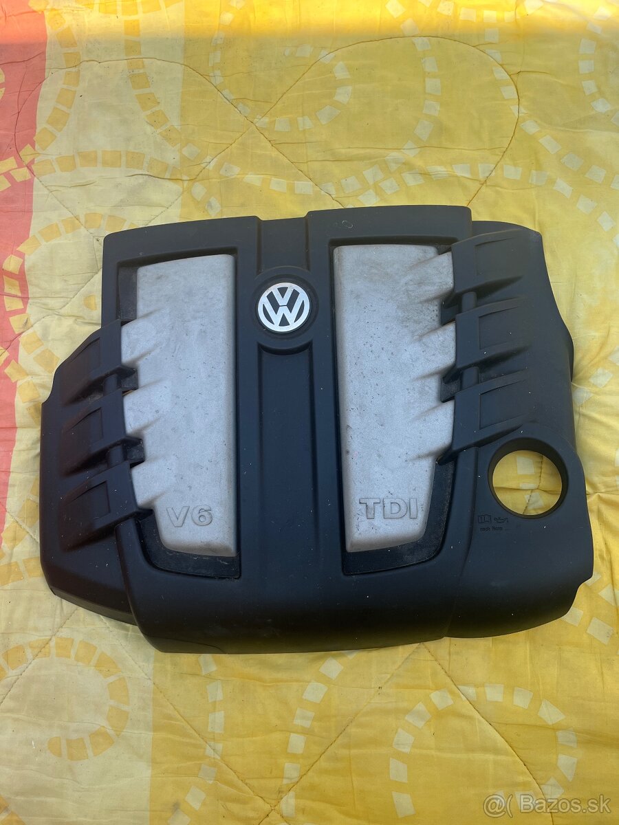 Predám kryt motora na VW Tuarek 3.0 TDi V6