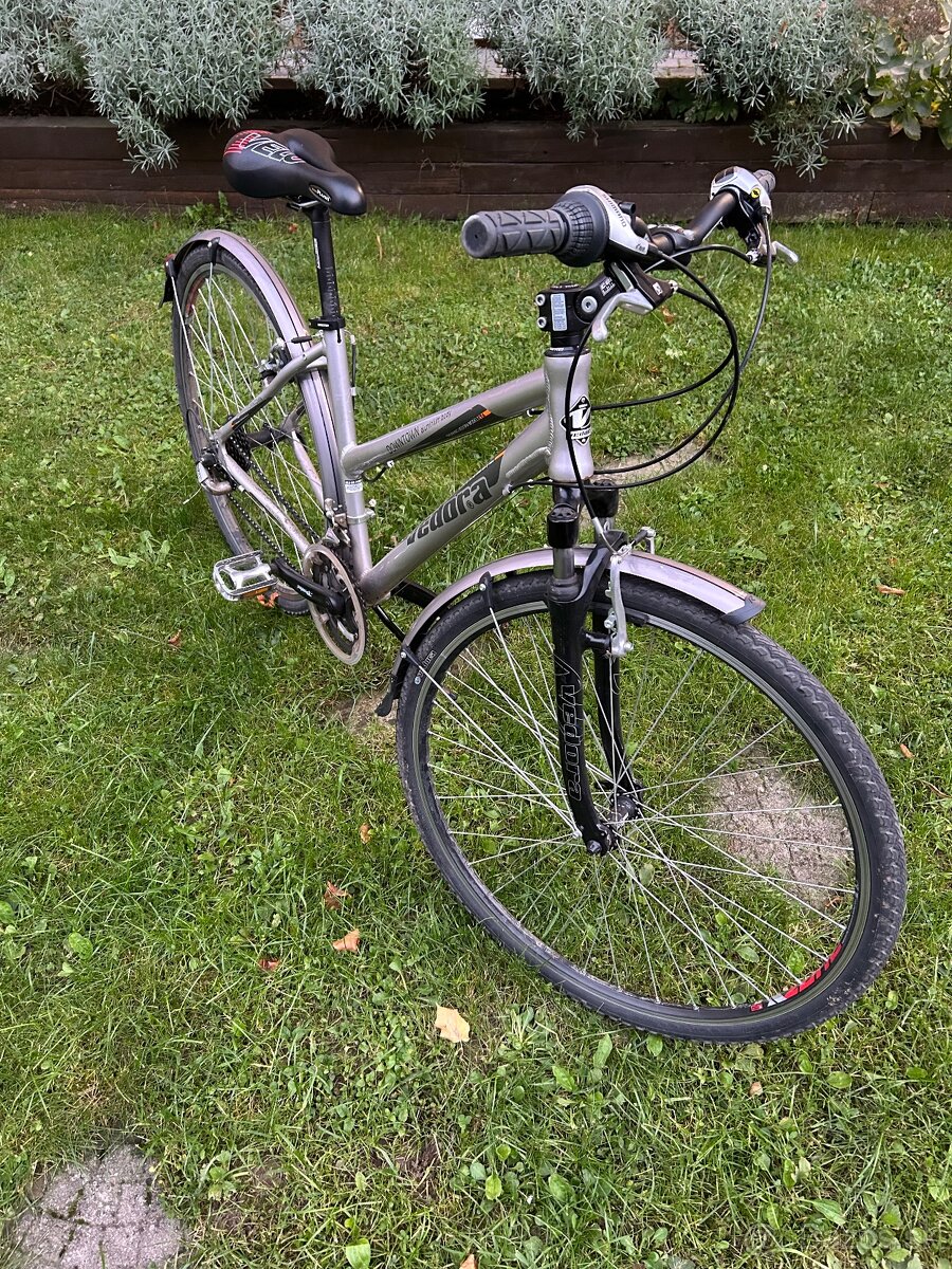 Damsky bicykel