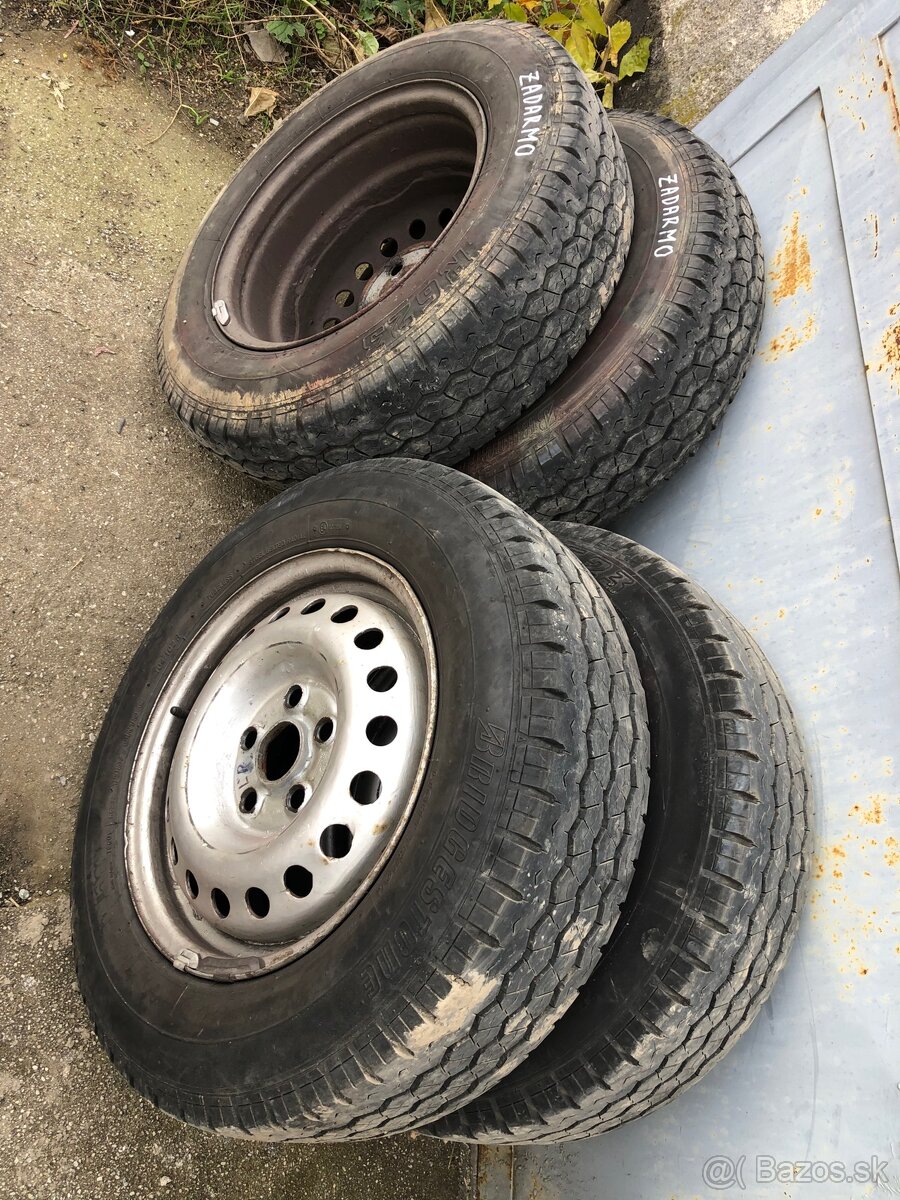 BRIDGESTONE 195/70 R15C letné