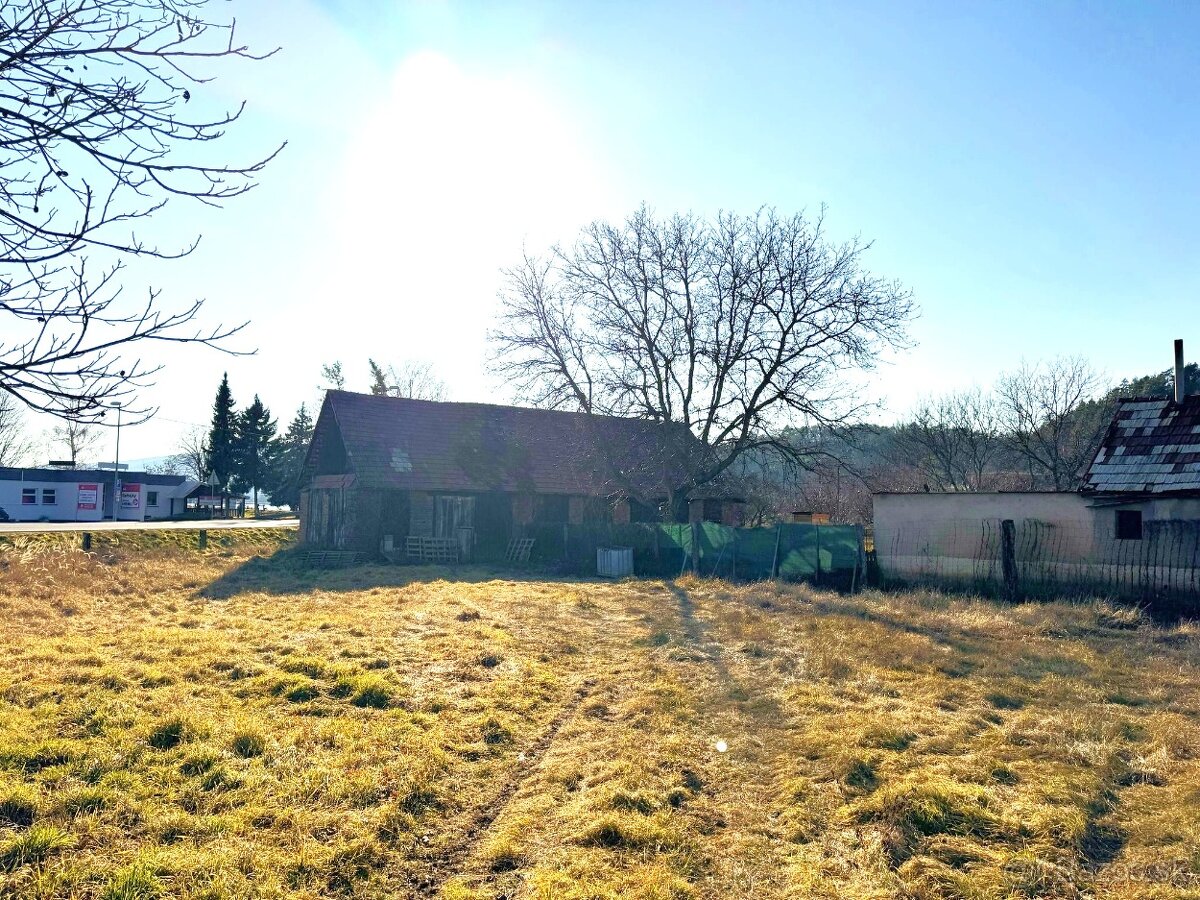 NA PREDAJ STAVEBNÝ POZEMOK - 1830 m2, NOVÁKY