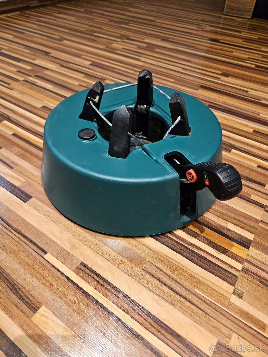 Stojan na stromcek plastovy