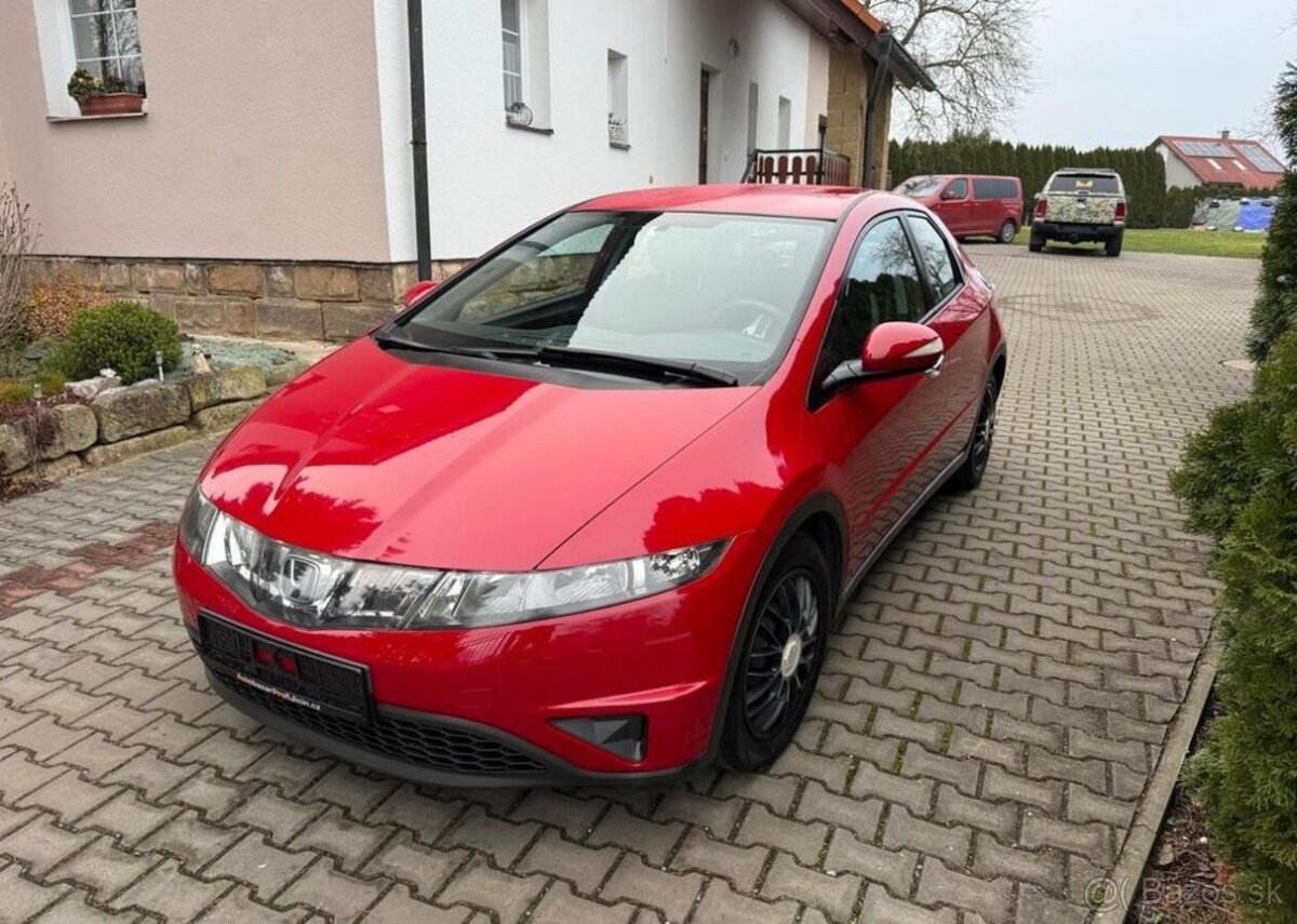 Honda Civic 1,4i Comfort serviska benzín manuál 61 kw