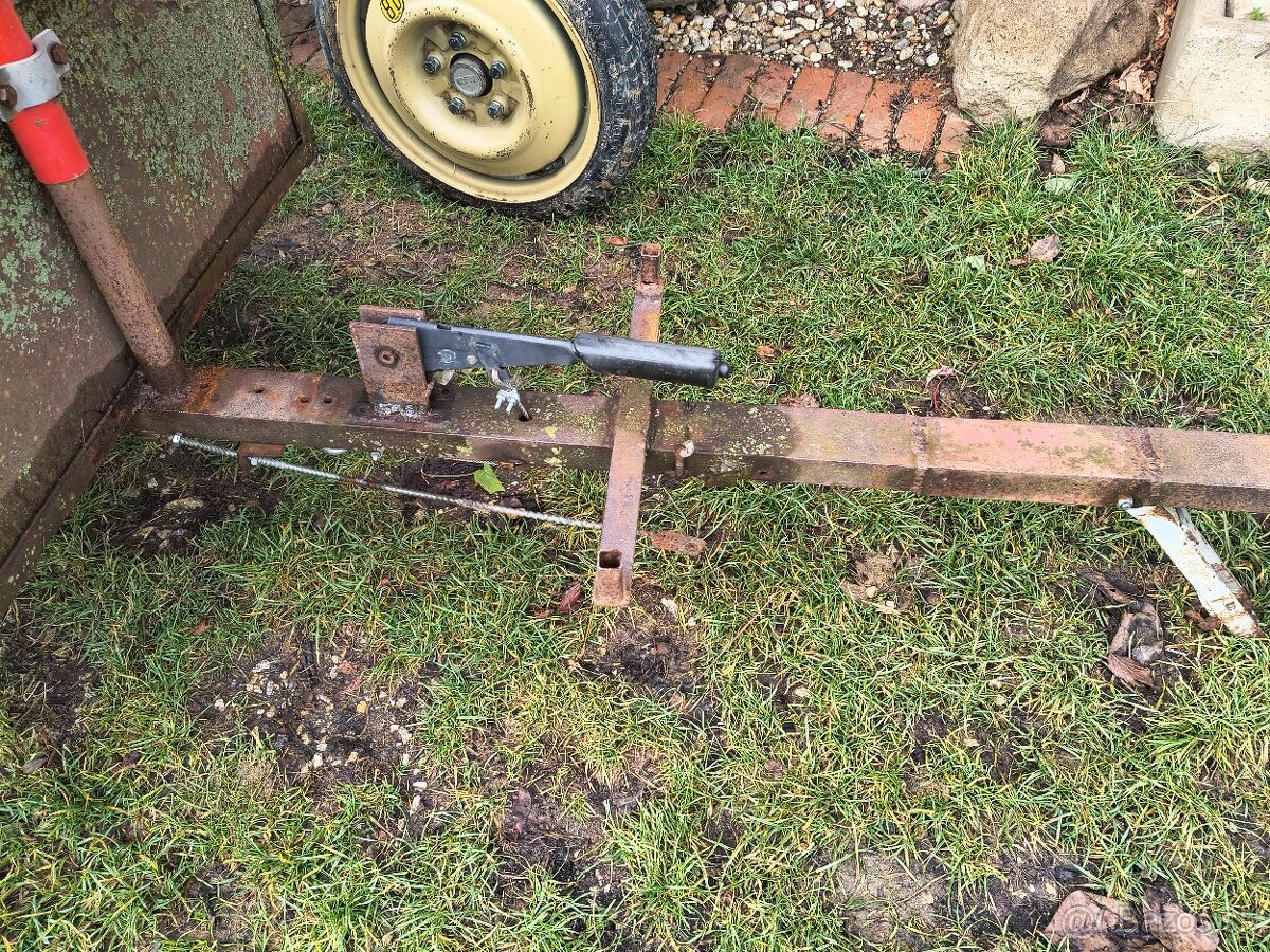 Vlečka na malitraktor