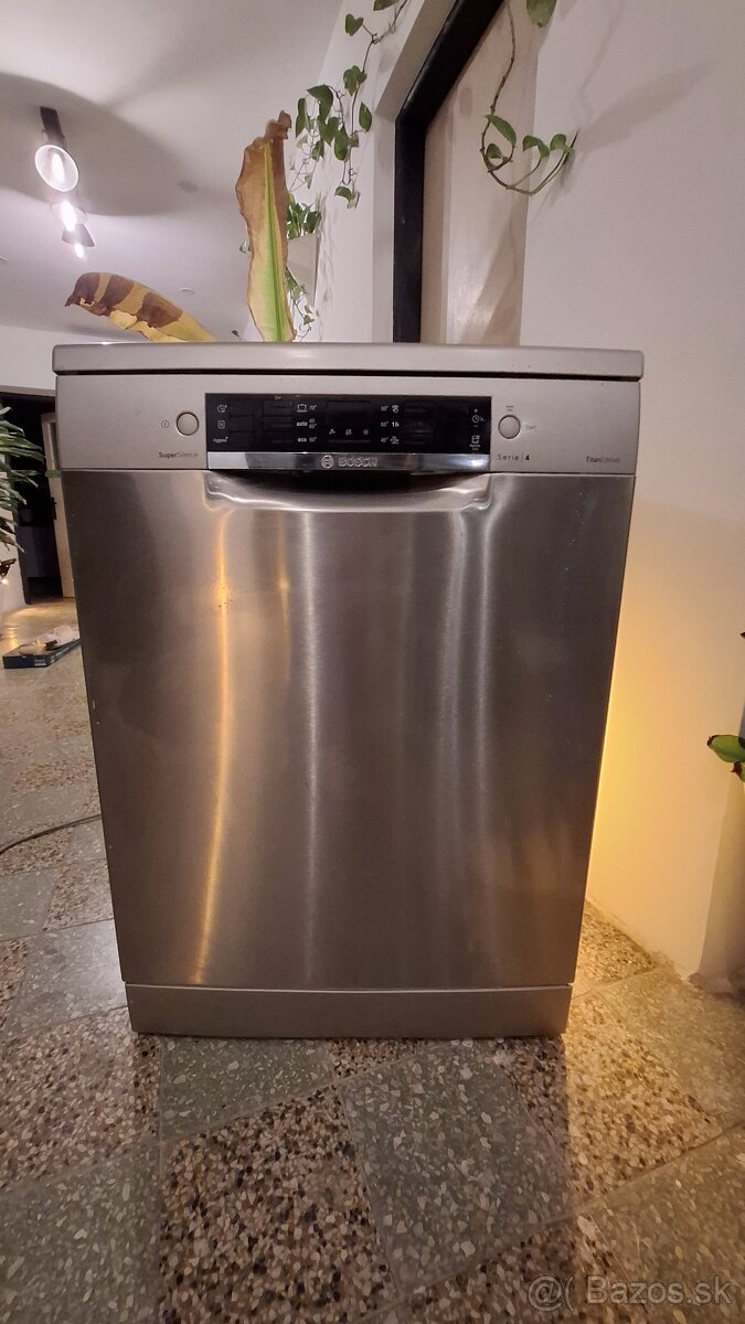 Umývačka riadu Bosch SMS46TI03E 60 cm